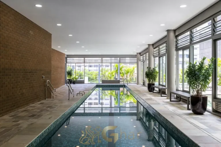 Piscina coberta Beyond Jardins São Paulo condomínio de luxo
