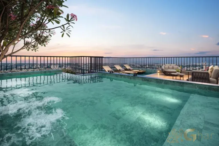 Piscina com vista panorâmica no Häuser Home Design Moema em São Paulo