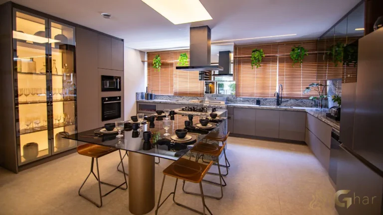 Cozinha de alto padrão decorada no The View Ibirapuera