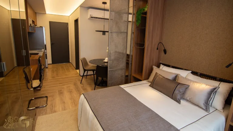 Quarto decorado em apartamento do The View Ibirapuera Residences