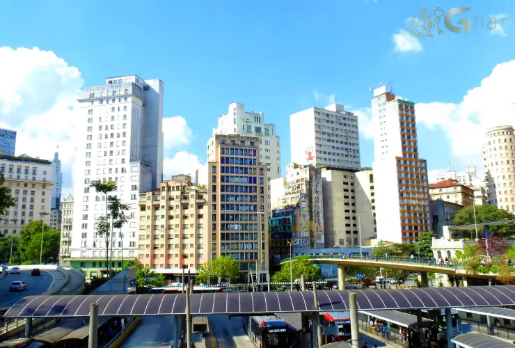 Terminal de ônibus próximo ao bairro Bela Vista no Centro de São Paulo