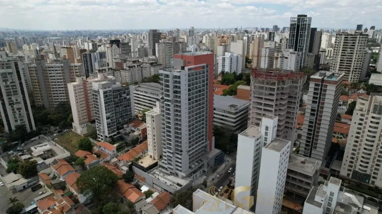 Vista da fachada do The Collection Perdizes e bairro Perdizes