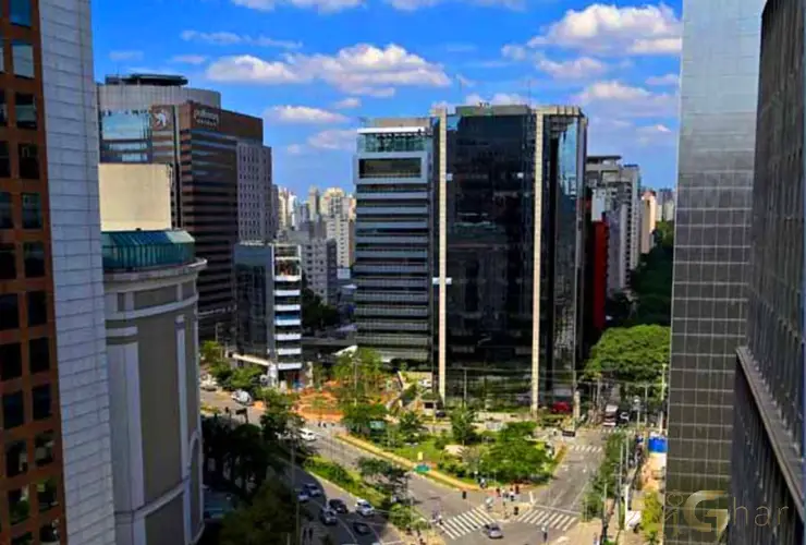 Shopping Vila Olímpia e hotéis da região na Zona Sul de São Paulo
