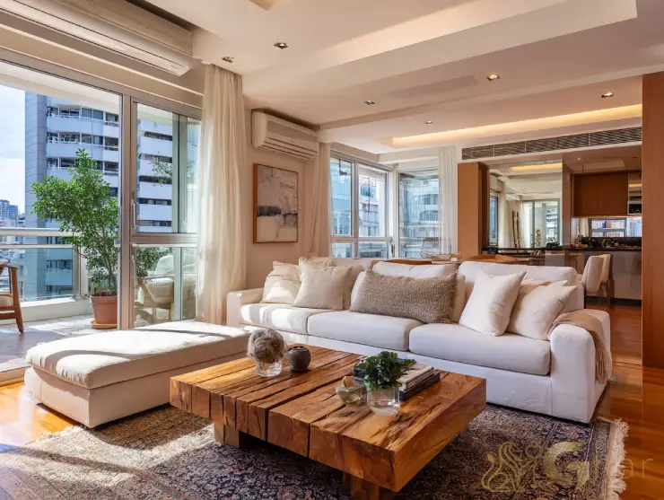 Apartamento à venda no Centro de São Paulo com sala de jantar, estar e cozinha integradas