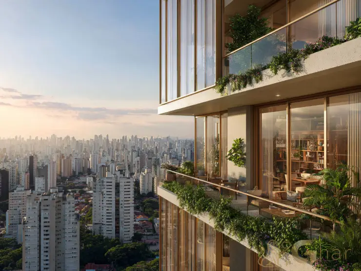 Vista aérea lateral de edifícios com varandas na capital paulista