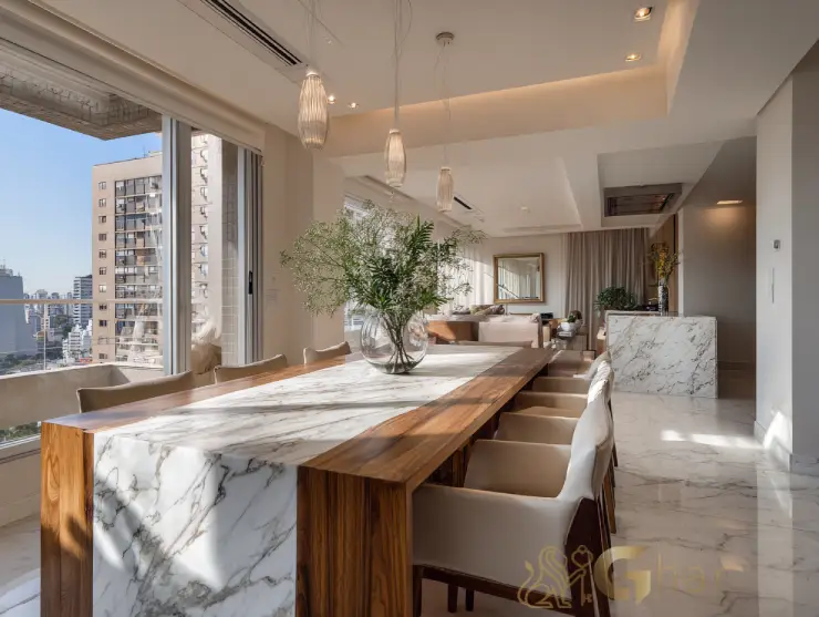 Varanda integrada à sala de jantar e decoração moderna na zona norte da capital