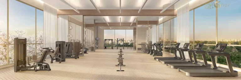 Living da penthouse no 54º pavimento do Vista Cyrela Furnished by ArmaniCasa – Torre Milano, com visual panorâmico e decoração assinada em estilo italiano.