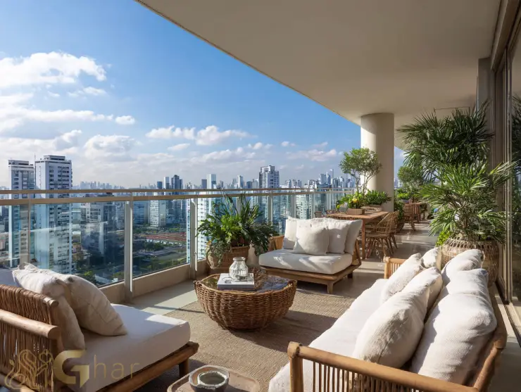 Varanda decorada elegante em apartamentos Pacaembu