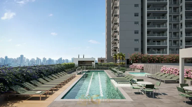 Piscina adulto do High Line Tatuapé com deck molhado e área de lazer