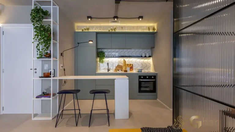 Cozinha aberta do apartamento decorado de 68 m² no Máden Vila Madalena