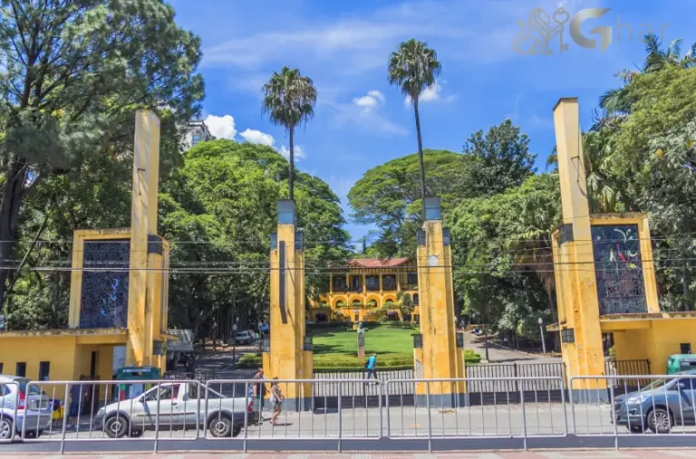 Avenida Francisco Matarazzo no bairro Água Branca, Zona Oeste de São Paulo