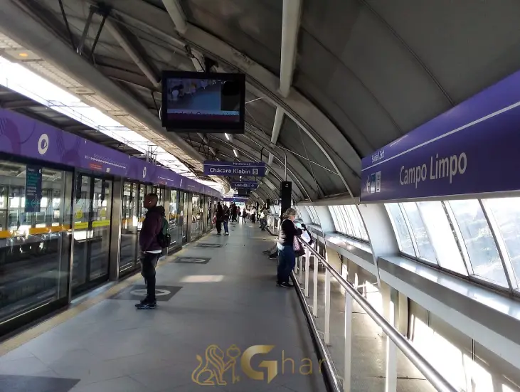 Estação Campo Limpo do Metrô na Zona Sul de São Paulo, acesso e circulação de passageiros