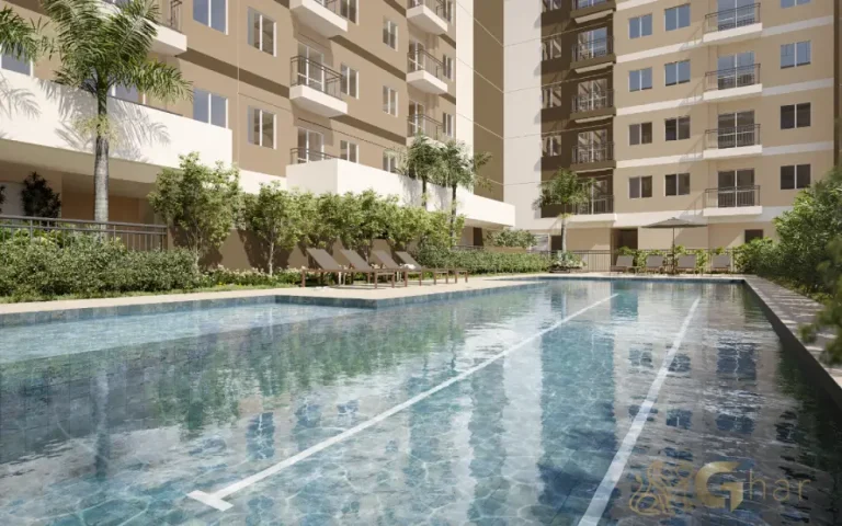 Piscina do condomínio Live Campo Limpo com área de lazer