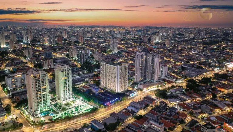 Vista aérea por drone da fachada do Mérito Vila Mascote na Zona Sul de São Paulo
