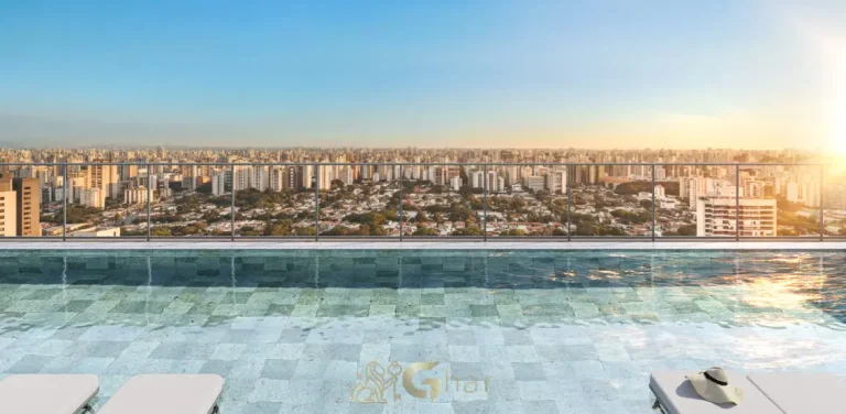 Piscina com deck molhado no 30º andar do Quintessence Campo Belo