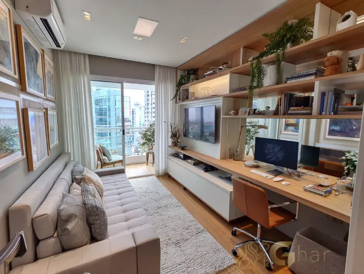 Apartamento compacto à venda em Itaquera, Zona Leste de São Paulo, com varanda e planta funcional