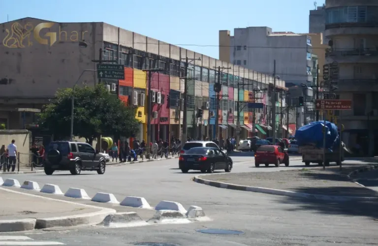 Rua José Paulino no Bom Retiro, bairro no Centro de São Paulo
