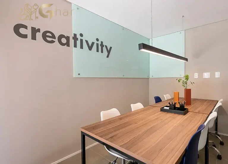 Sala de reunião moderna no Sppace Jardim Botânico Cursino