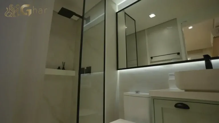 Banheiro suíte em apartamento decorado de condomínio residencial no bairro Santana Zona Norte de São Paulo