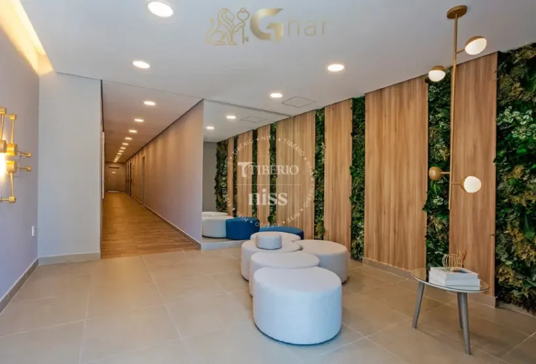 Hall de entrada em condomínio moderno de apartamentos no Santana São Paulo