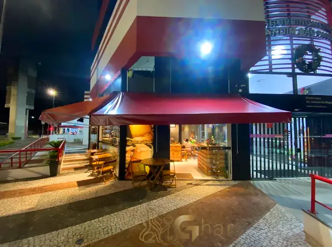 Quintal da Leôncio na Zona Norte com ambiente aconchegante