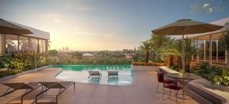 : Piscina com solarium em condomínio de apartamentos no Paraíso Zona Sul de São Paulo