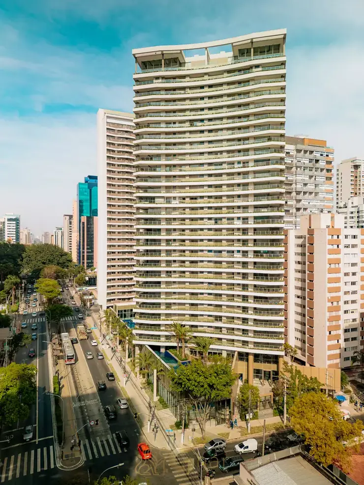 Fachada contemporânea em apartamentos no bairro de Moema, São Paulo