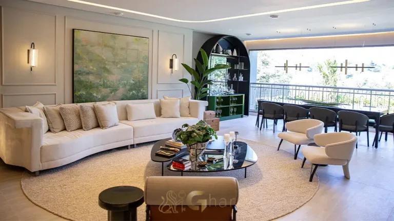 Living integrado com iluminação natural do apartamento decorado em condomínio residencial na Cidade Jardim, na Zona Sul de São Paulo