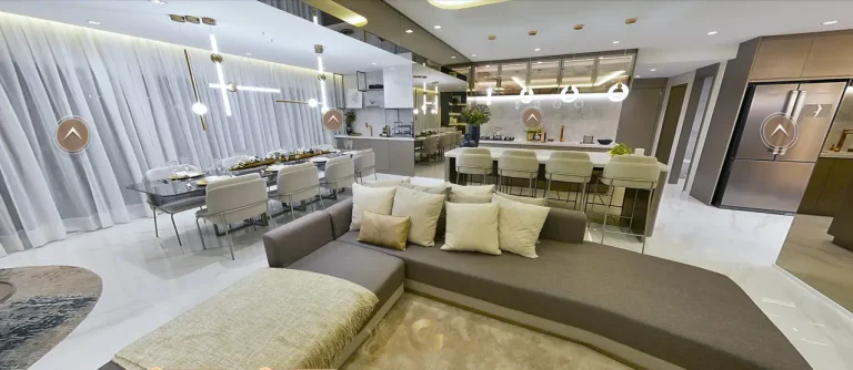 Sala integrada do apartamento decorado em condomínio residencial no bairro do Brás, na Zona Leste de São Paulo