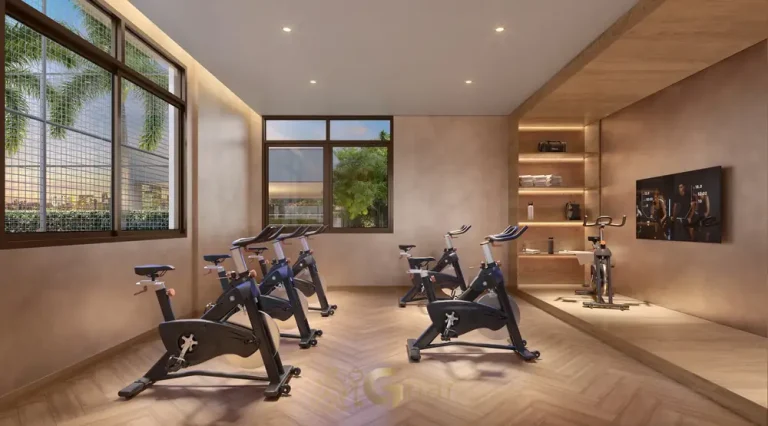 Sala de spinning para atividades físicas em apartamentos no bairro do Brás, São Paulo