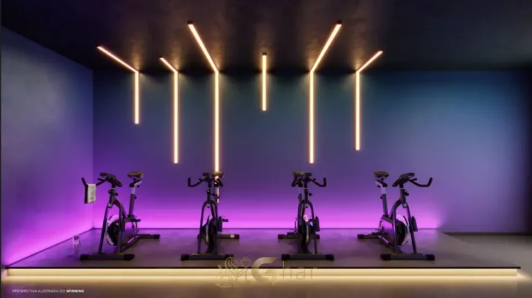 Sala de spinning com bicicletas do condomínio RYT Paulista no bairro da Bela Vista, São Paulo