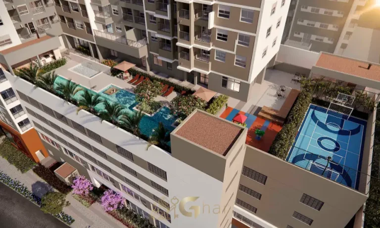 Vista aérea das áreas de lazer com piscina em condomínio residencial no bairro do Tatuapé, na Zona Leste de São Paulo