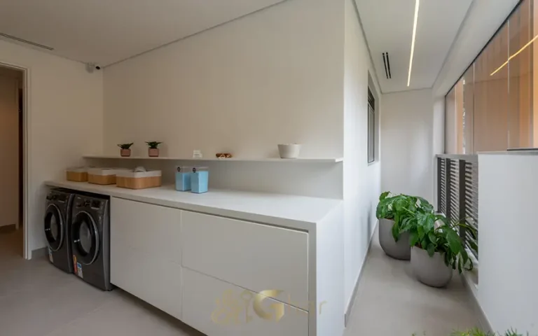 Área de serviço do apartamento decorado em condomínio residencial no bairro do Brooklin, na Zona Sul de São Paulo