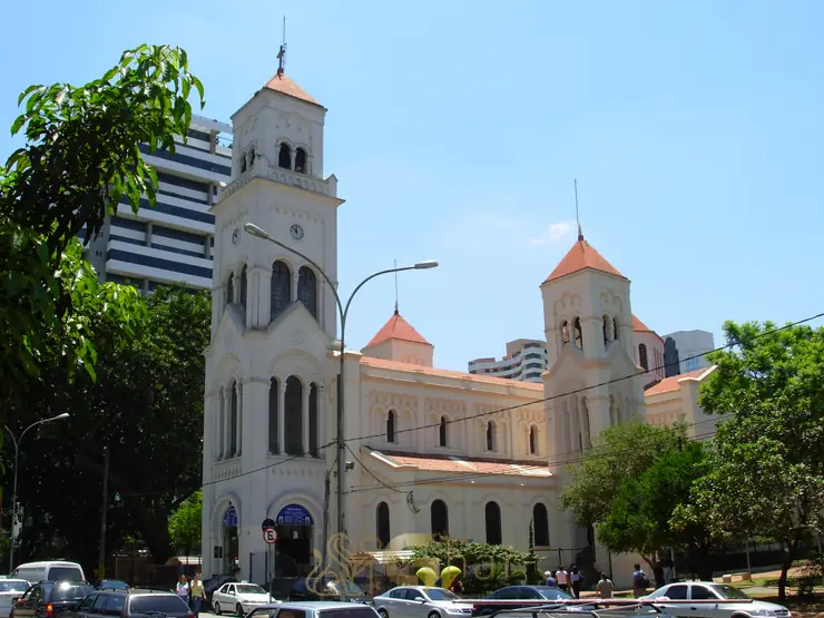 Igreja em avenida valorizada, São Paulo