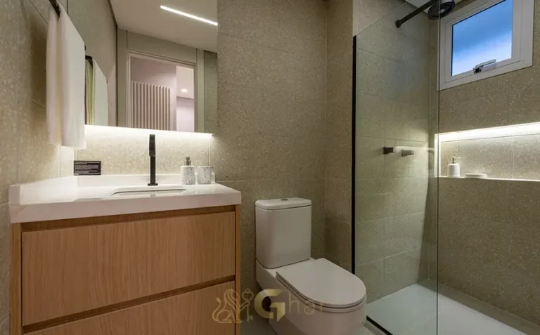 Segundo banheiro do apartamento decorado de 129 m² do condomínio Monumento SP - 2ª Fase no bairro do Morumbi, São Paulo