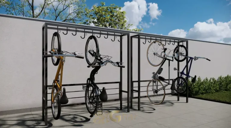 Bicicletário em condomínio residencial no bairro da Vila das Belezas, na Zona Sul de São Paulo