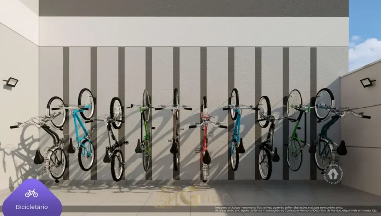 Bicicletário em condomínio residencial no bairro da Vila das Belezas, na Zona Sul de São Paulo