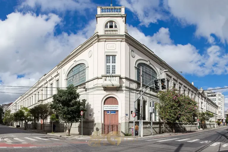 Liceu Coração de Jesus em local histórico, no centro de São Paulo