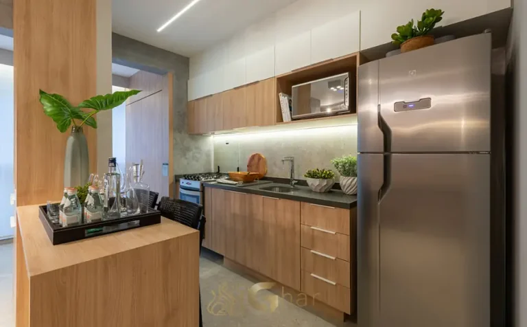 Cozinha integrada do apartamento decorado de 2 dormitórios em condomínio residencial no bairro do Ipiranga, na Zona Sul de São Paulo