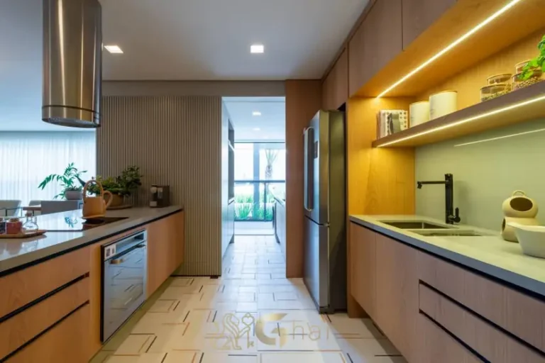 Cozinha do apartamento decorado do condomínio Platô Perdizes no bairro de Perdizes, São Paulo