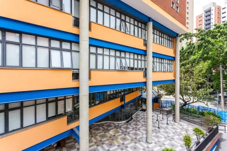 Escolas em Moema – fachada de colégio particular, Zona Sul de São Paulo