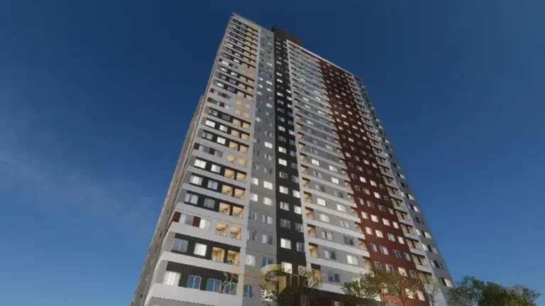 Vista lateral da fachada em apartamentos no bairro da Cidade Ademar, São Paulo