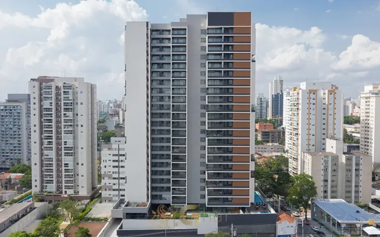 Fachada contemporânea do condomínio YBY Ibirapuera Urban Home no bairro do Ibirapuera, São Paulo
