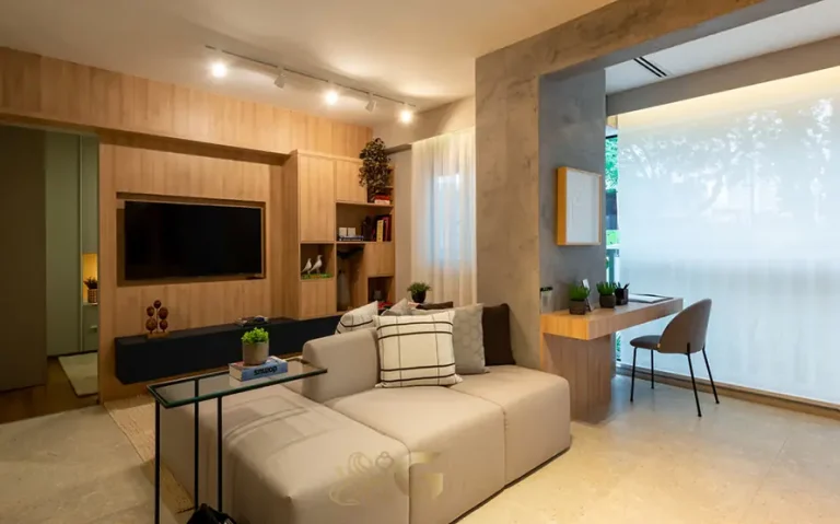 Living do apartamento decorado de 2 dormitórios do condomínio Modo Ipiranga no bairro do Ipiranga, São Paulo