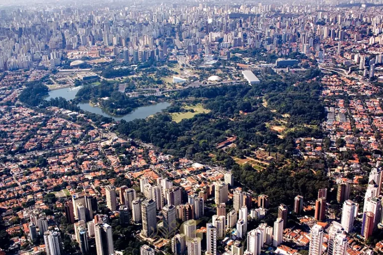 Vista aérea do Parque Ibirapuera no bairro do Paraíso, região Zona Sul de São Paulo