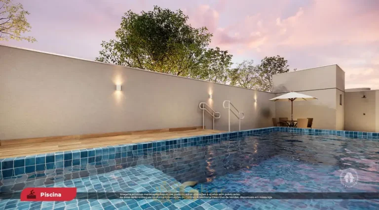 Piscina em condomínio residencial no bairro de Sapopemba, na Zona Leste de São Paulo