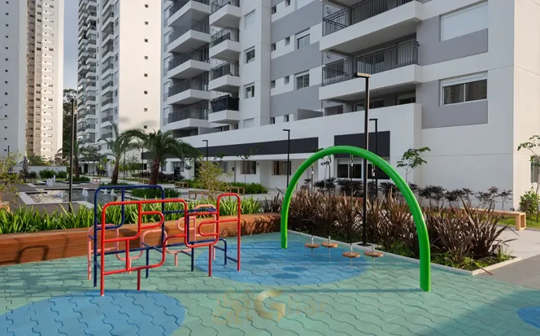 Playground infantil em apartamentos no bairro do Morumbi, São Paulo