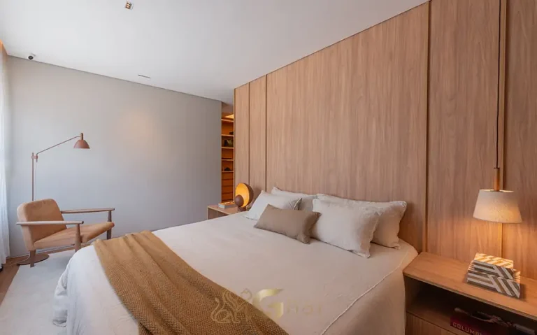 O quarto do apartamento decorado do condomínio São Paulo Bay no bairro da Cidade Jardim, São Paulo