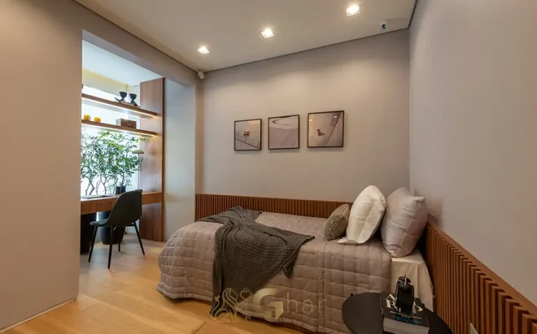 Dormitório do apartamento decorado em condomínio residencial no bairro do Brooklin, na Zona Sul de São Paulo