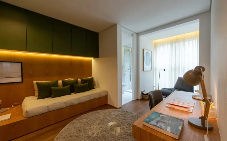 Suíte 1 do apartamento decorado do condomínio Portugal 587 no bairro do Brooklin, São Paulo